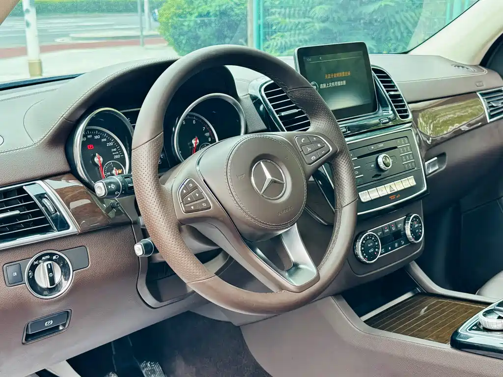 Mercedes-Benz GLS 2018 — фото 9