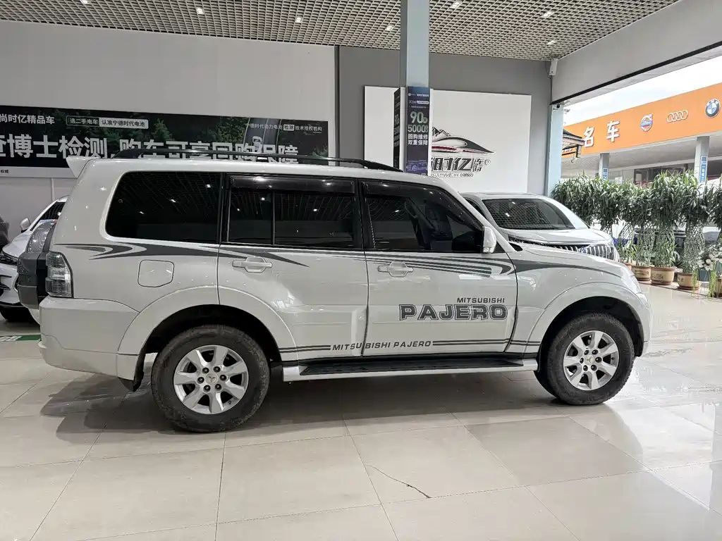 Mitsubishi Pajero 2019 — фото 4