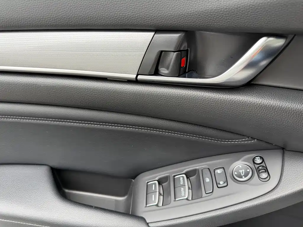 Honda Accord 2019 — фото 21