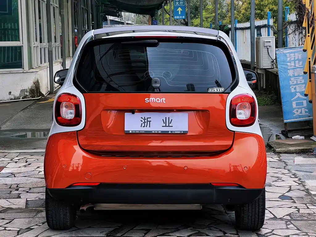 smart Fortwo 2017 — фото 13