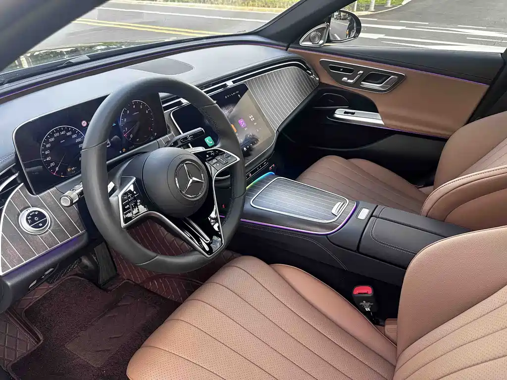 Mercedes-Benz E-Class 2025 — фото 10