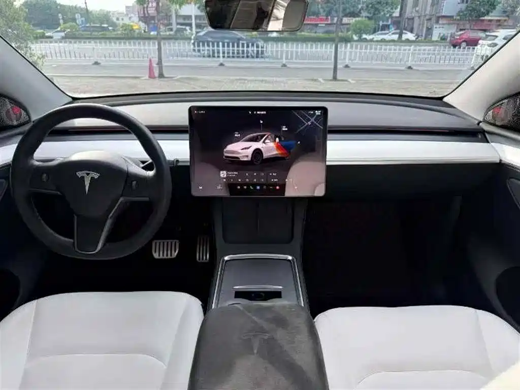 Tesla Model Y 2022 — фото 8