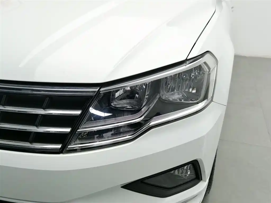 Volkswagen Jetta 2018 — фото 7