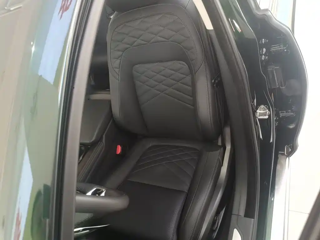 Jaguar XFL 2022 — фото 11