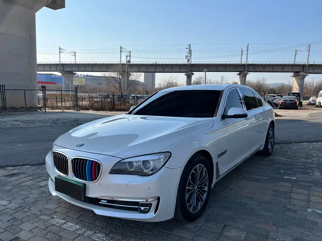 BMW 7 Series 2014 — фото 1