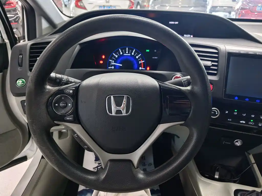 Honda Civic 2016 — фото 10