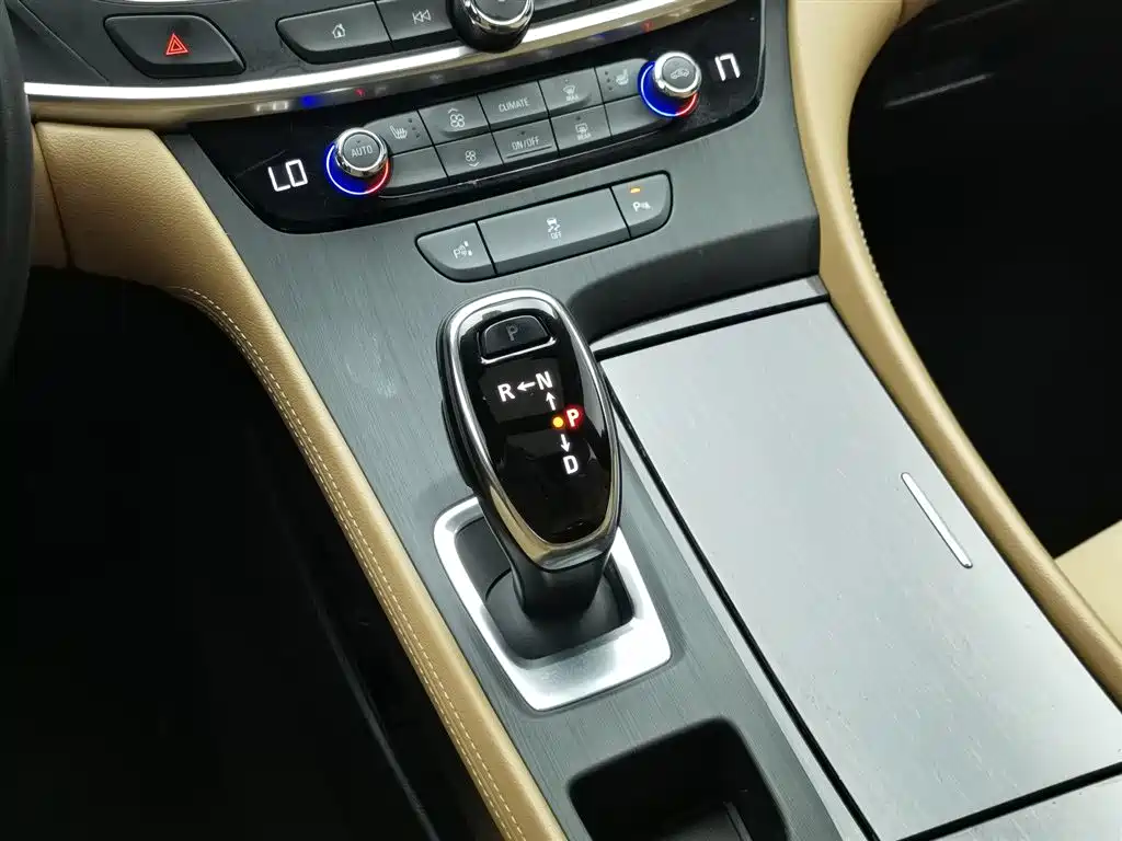 Buick LaCrosse 2018 — фото 13