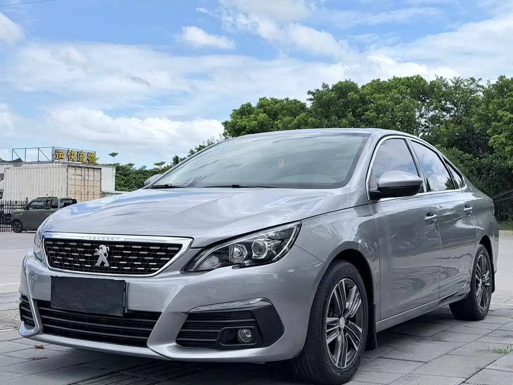 Peugeot 308 2019 — фото 1