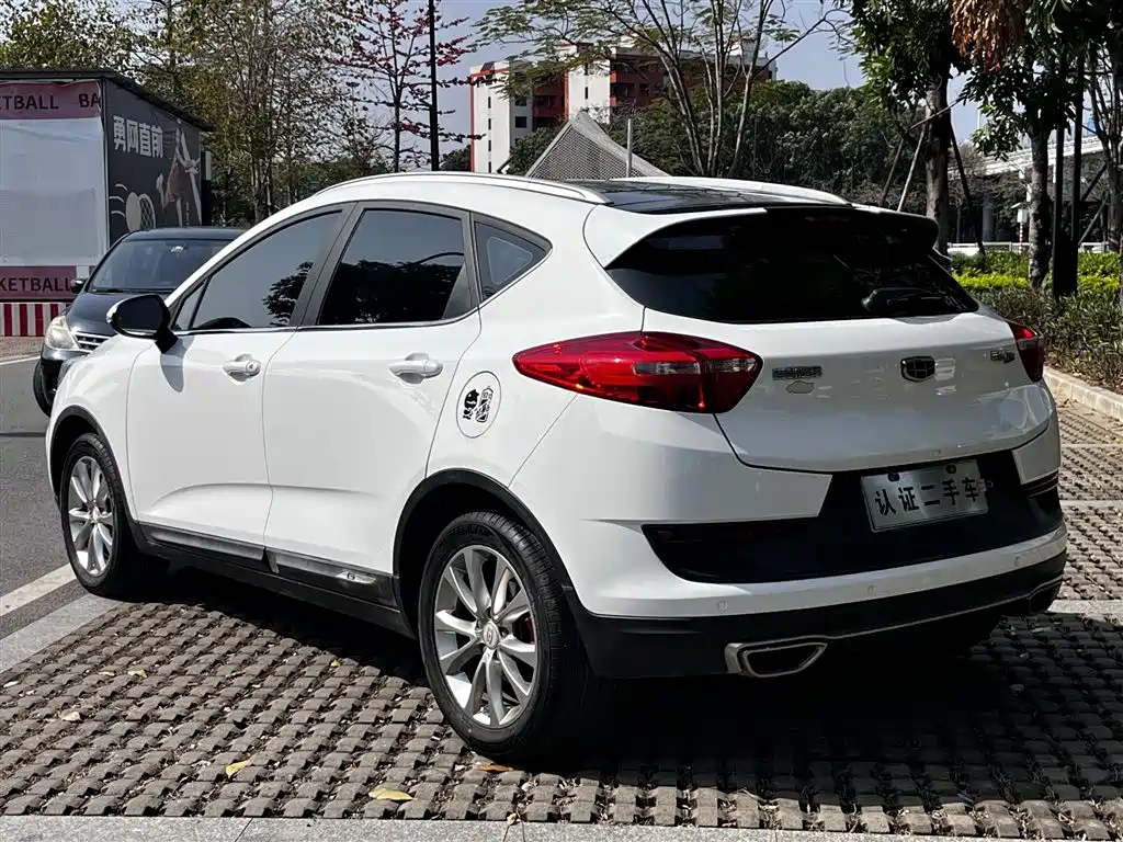 Geely Emgrand GS 2018 — фото 12