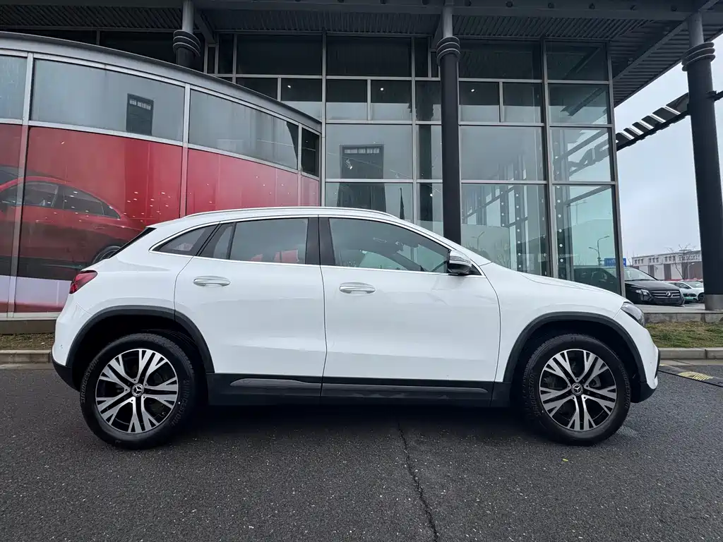 Mercedes-Benz GLA 2024 — фото 11
