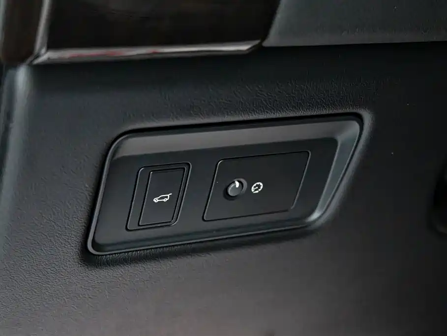 Land Rover Range Rover 2022 — фото 19