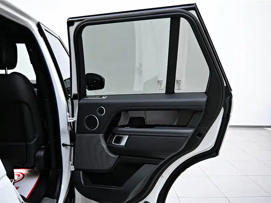 Land Rover Range Rover 2022 — фото 16