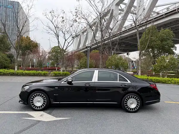Mercedes-Benz S-Class 2020