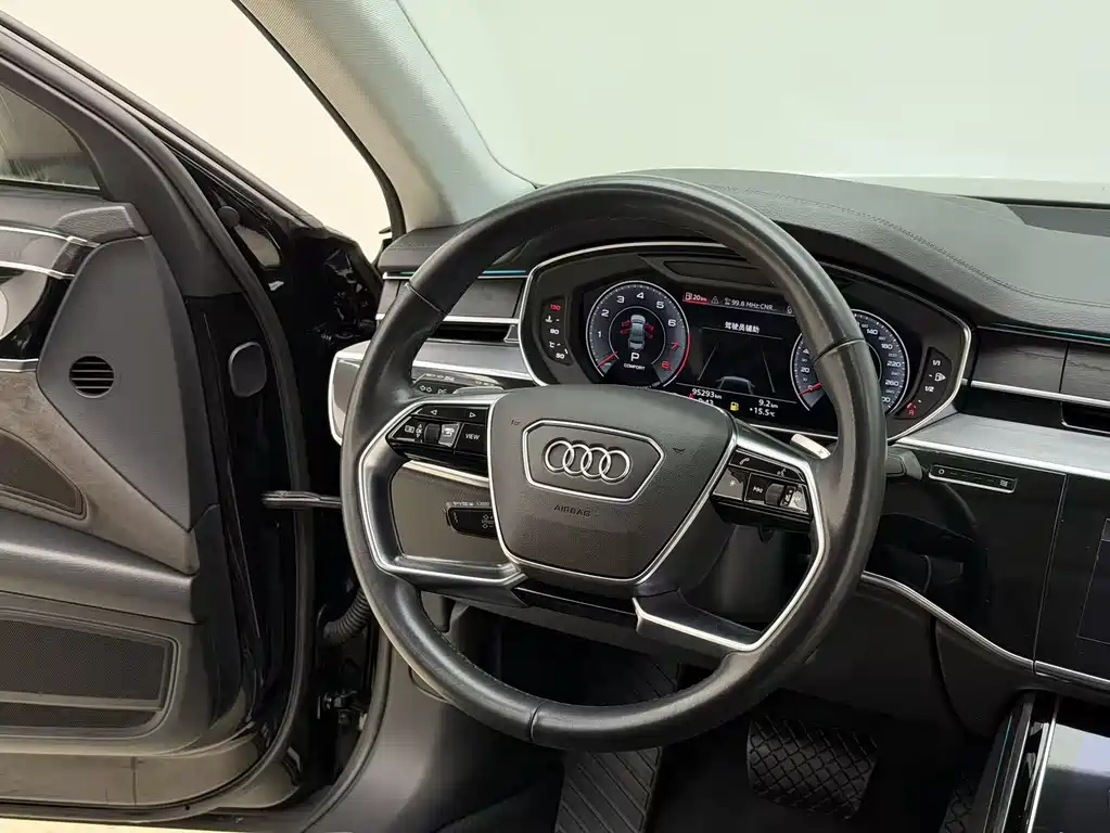Audi A8 2022 — фото 16