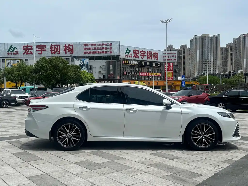 Toyota Camry 2021