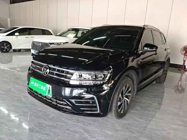 Volkswagen Tiguan L Plug-In Hybrid 2021