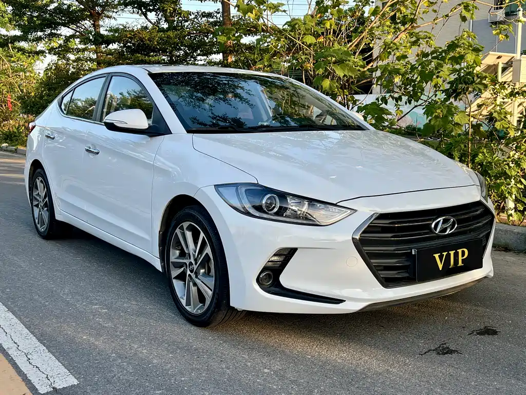 Hyundai Elantra 2018 — фото 3