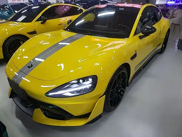 Xiaomi SU7 Ultra 2025