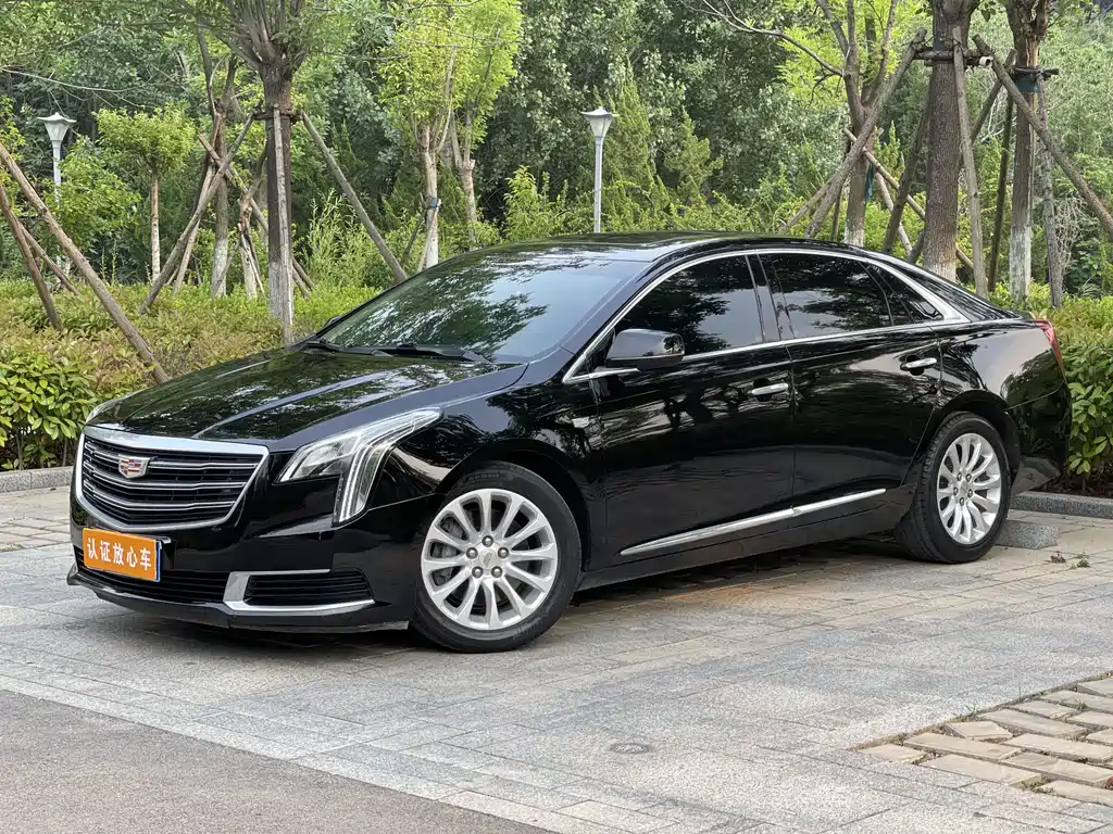Cadillac XTS 2018 — фото 1