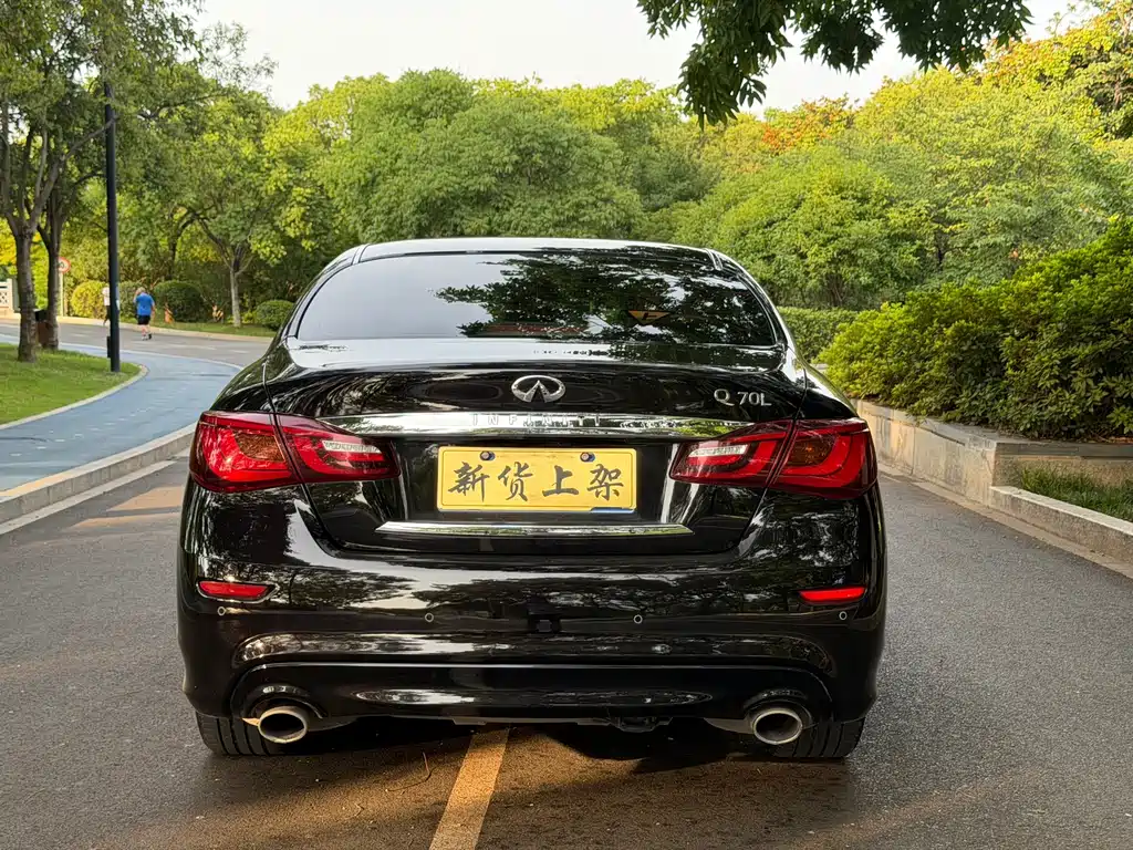 Infiniti Q70 2017 — фото 14