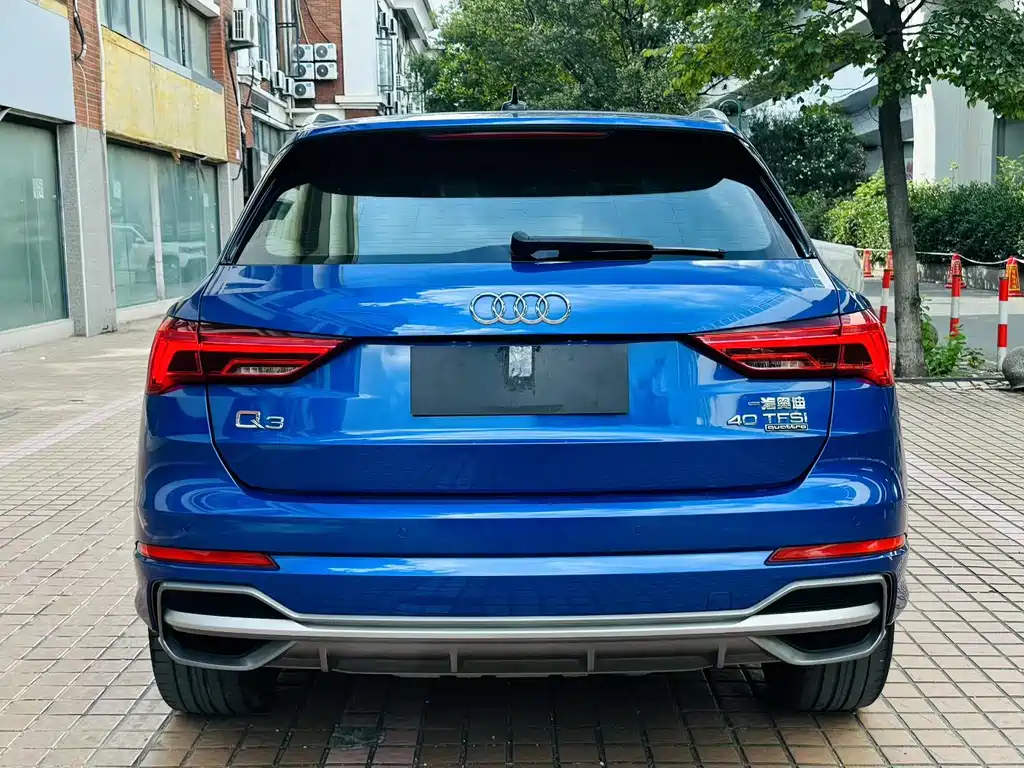 Audi Q3 2019 — фото 8