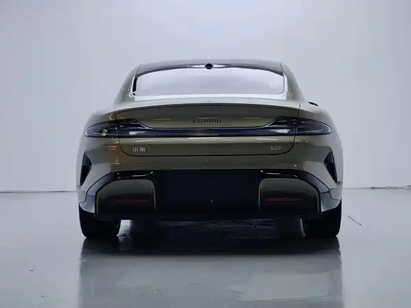 Xiaomi SU7 2025