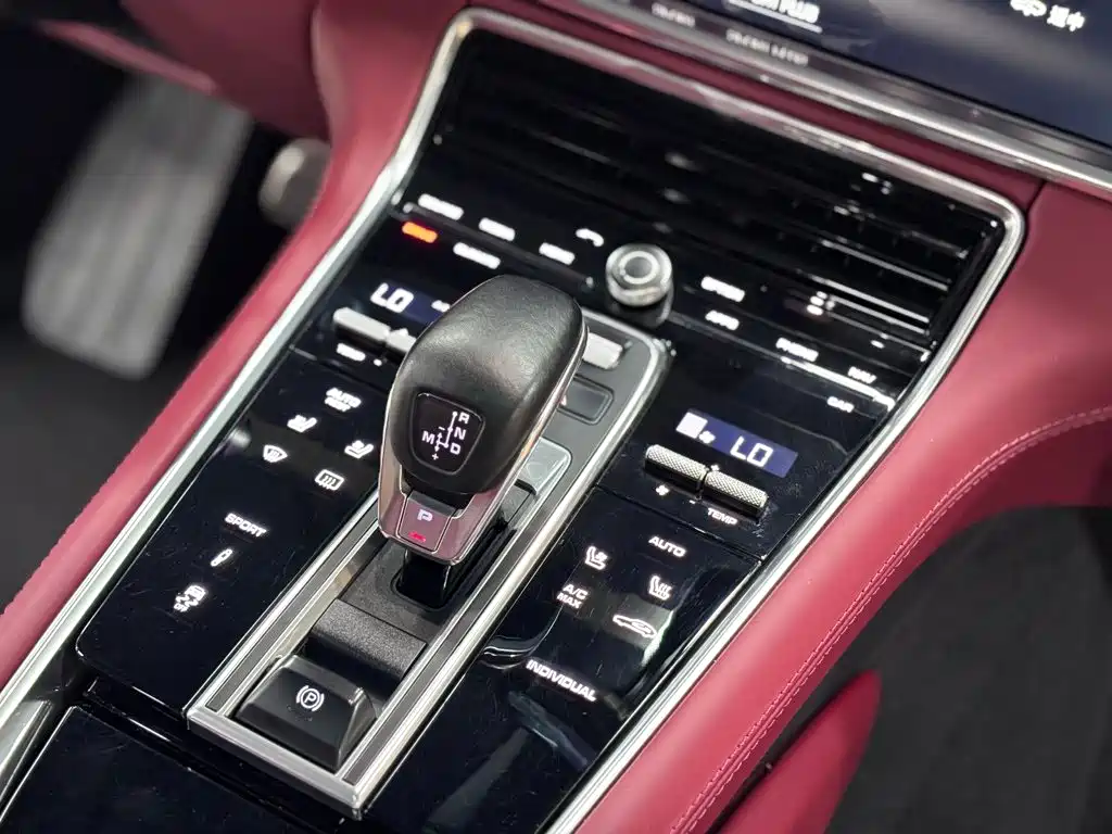 Porsche Panamera 2017 — фото 14