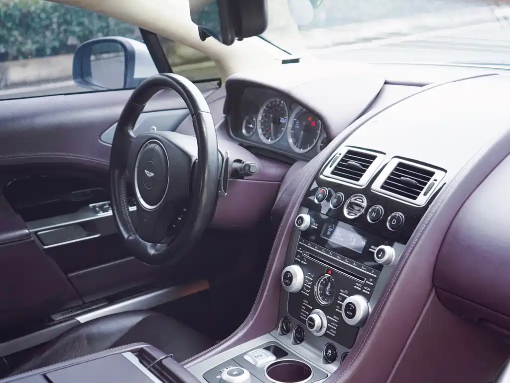 Aston Martin Rapide 2012 — фото 17