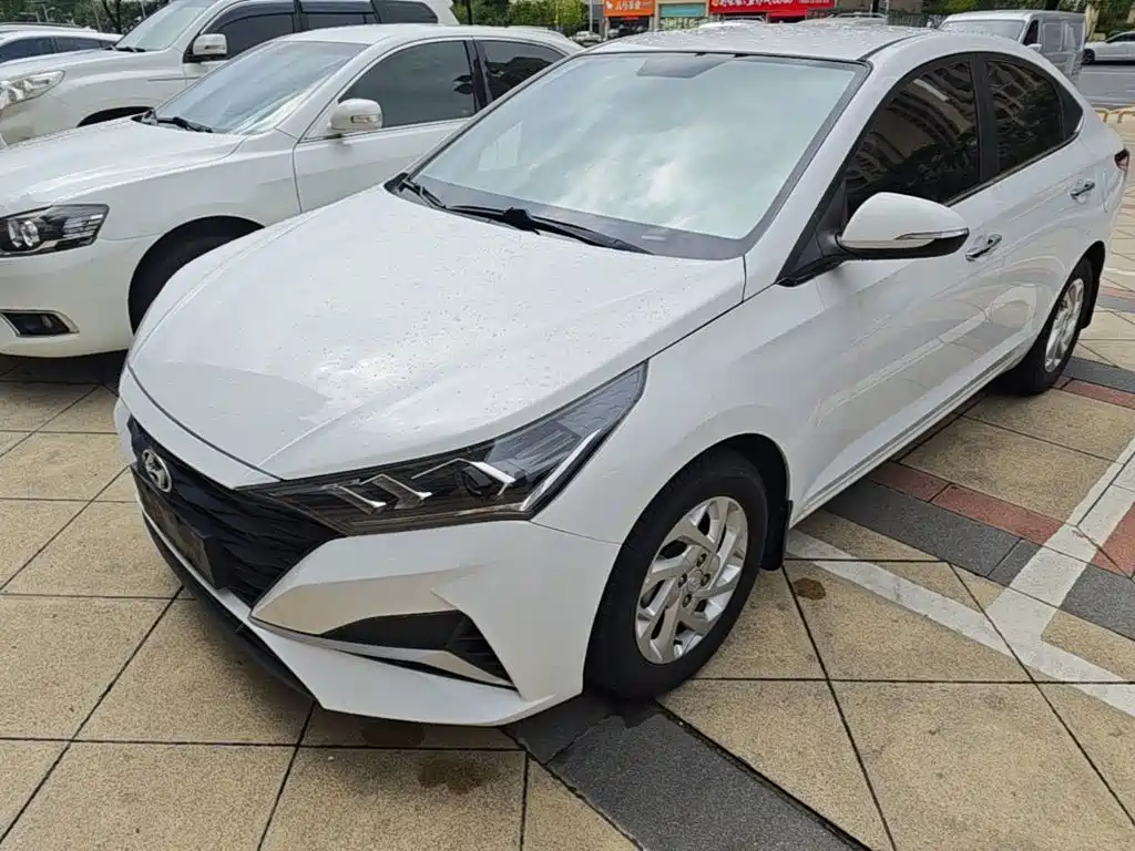 Hyundai Verna 2019 — фото 1