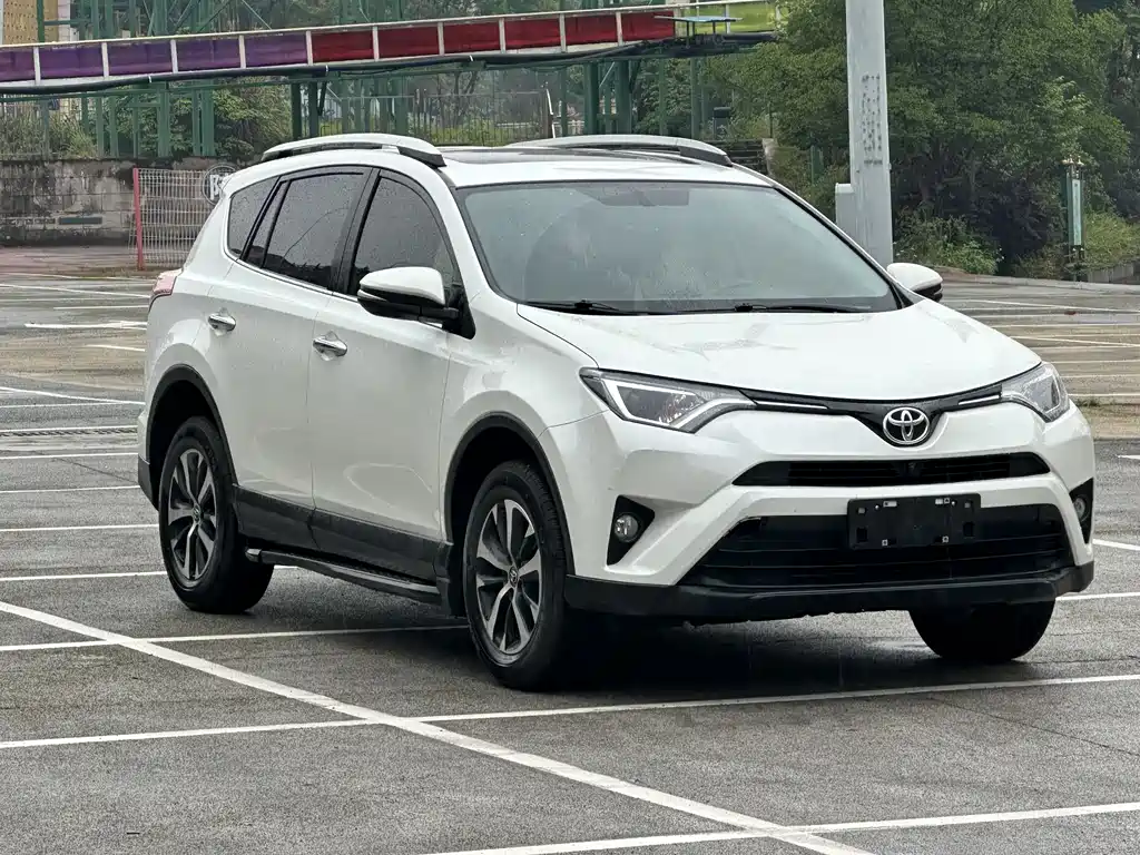 Toyota RAV4 2019 — фото 3