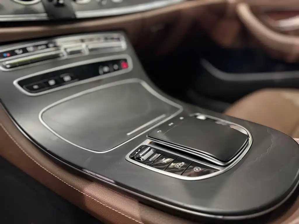 Mercedes-Benz E-Class 2021 — фото 6