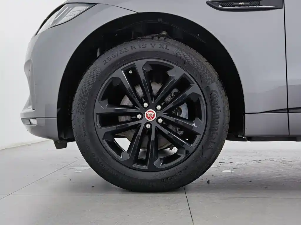Jaguar F-PACE 2020 — фото 17