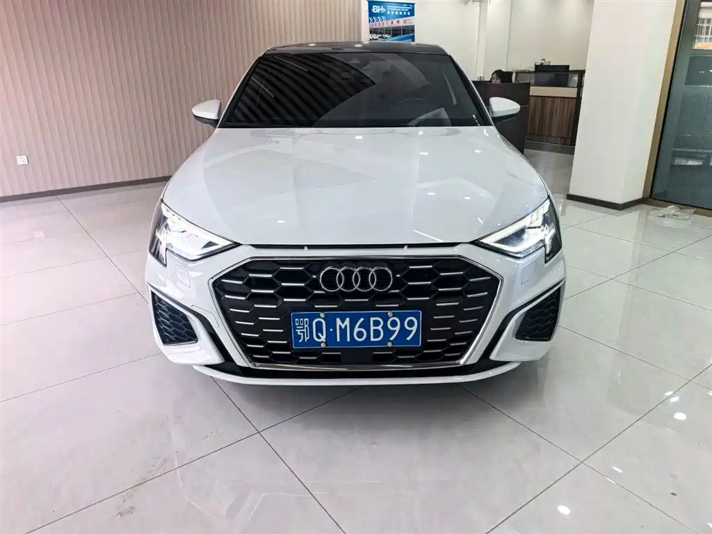 Audi A3 2023 — фото 2