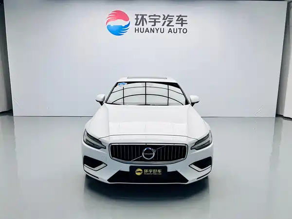 Volvo S60 2023