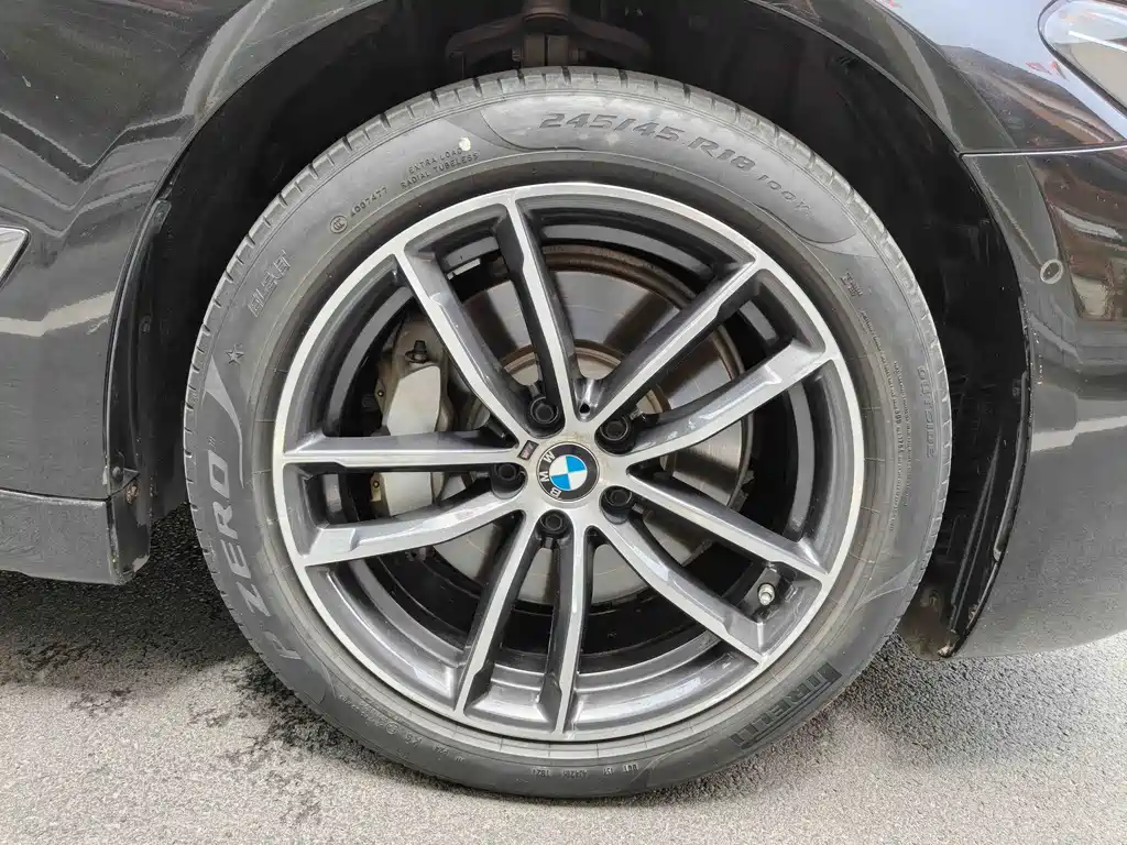 BMW 5 Series New Energy 2021 — фото 10