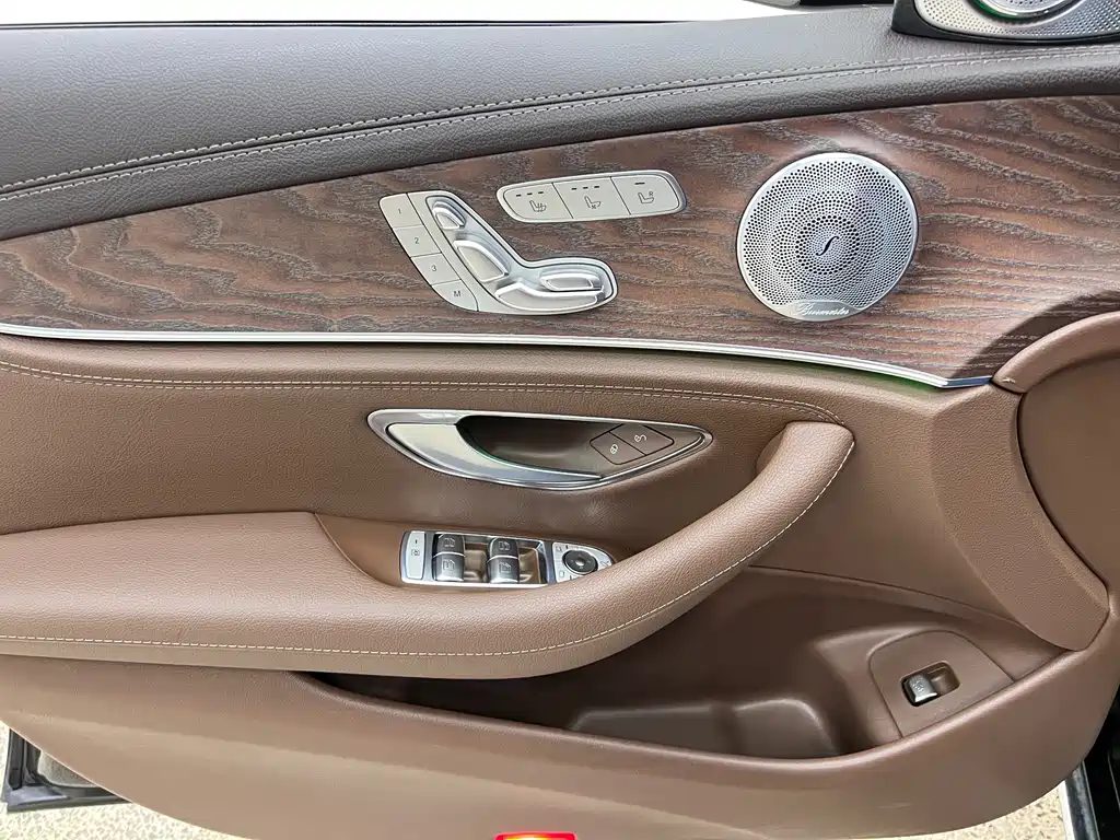 Mercedes-Benz E-Class 2021 — фото 12