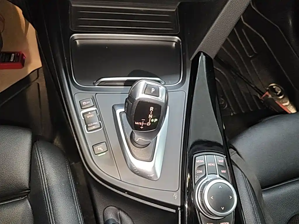 BMW 3 Series GT 2018 — фото 14