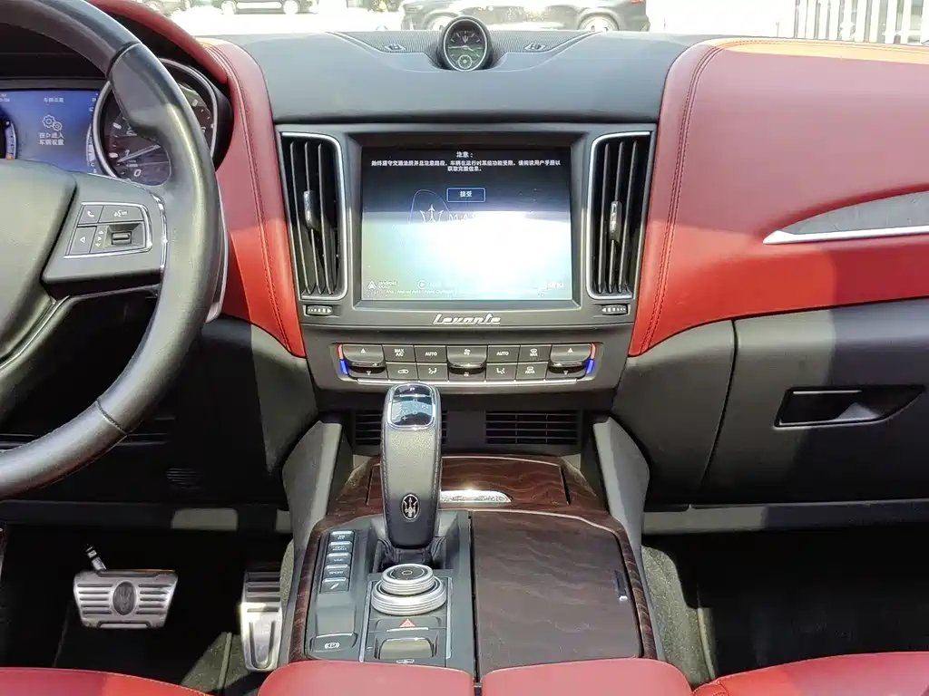 Maserati Levante 2020 — фото 19
