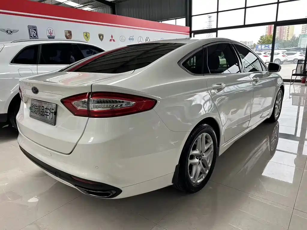 Ford Mondeo 2013 — фото 11