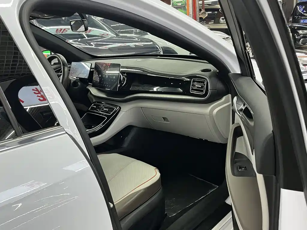 BYD Qin PLUS 2023 — фото 14