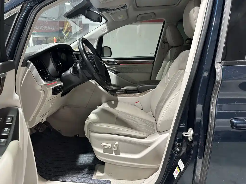 GAC Motor Trumpchi M8 2018 — фото 4