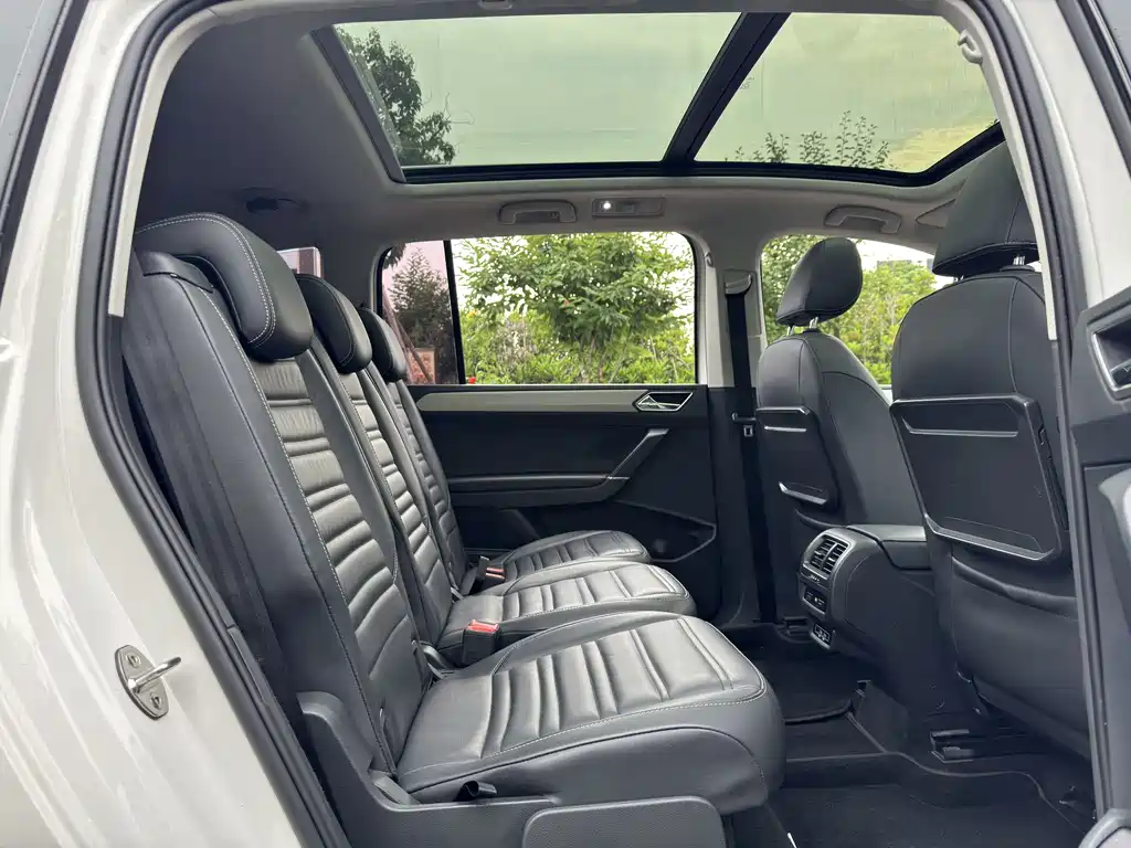 Volkswagen Touran 2018 — фото 11
