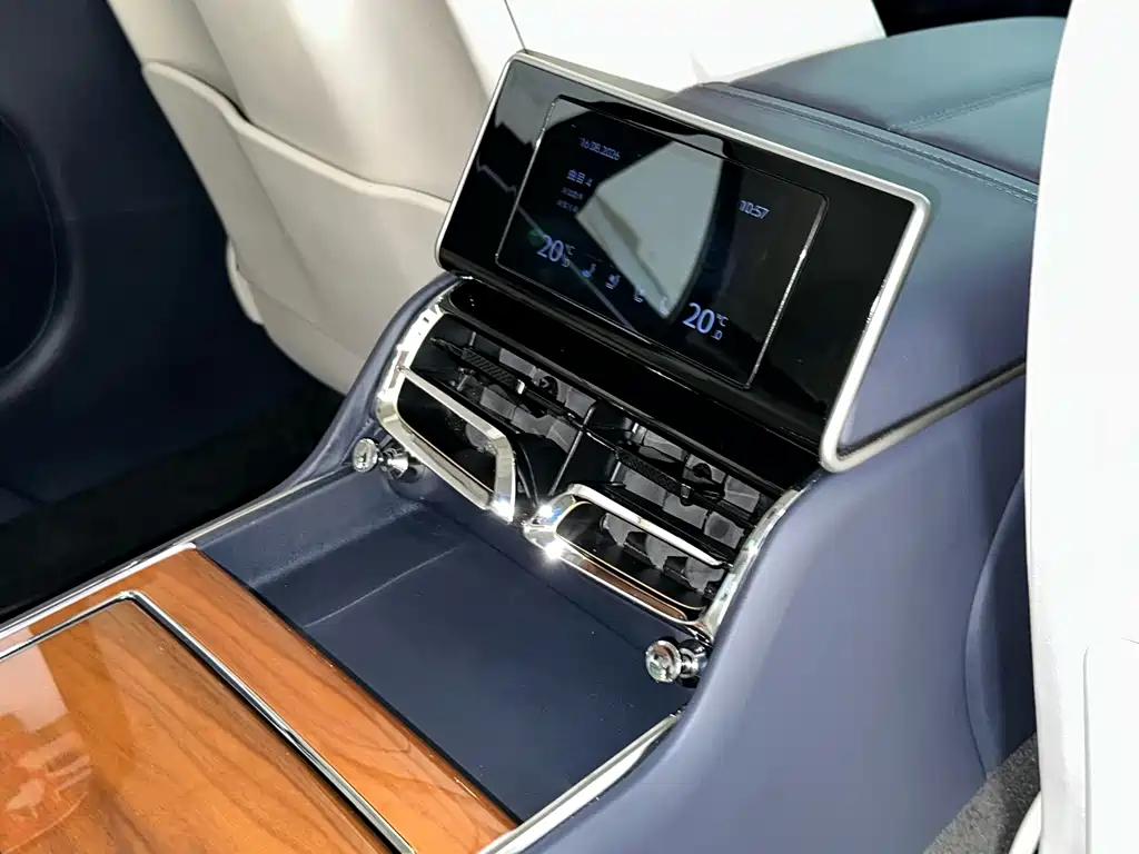 Bentley Flying Spur 2021 — фото 13