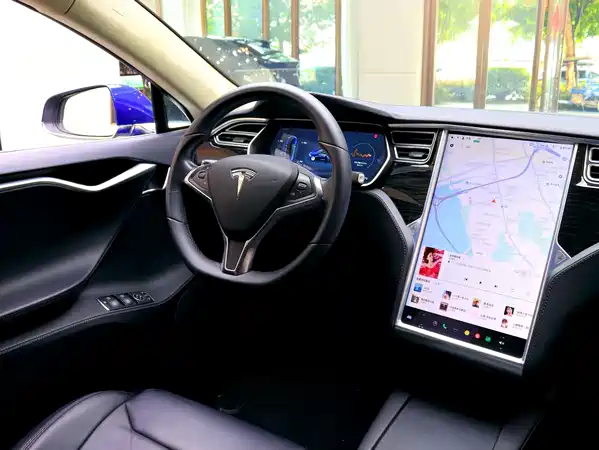 Tesla Model S 2018