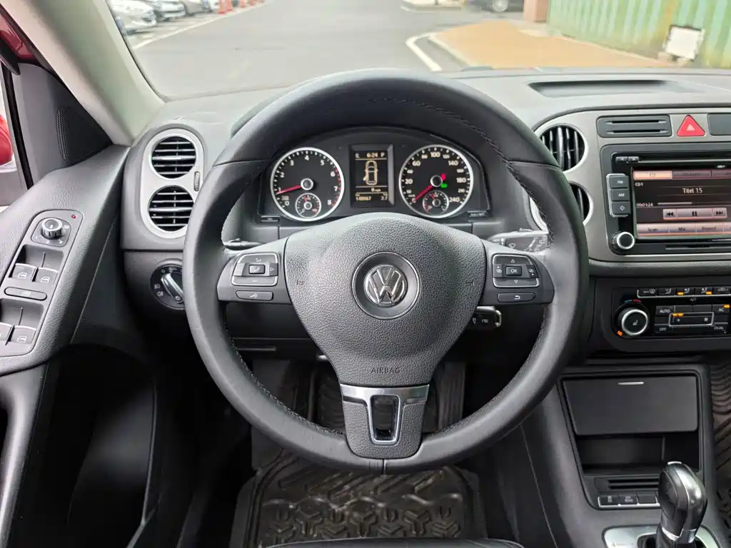 Volkswagen Tiguan 2011 — фото 5