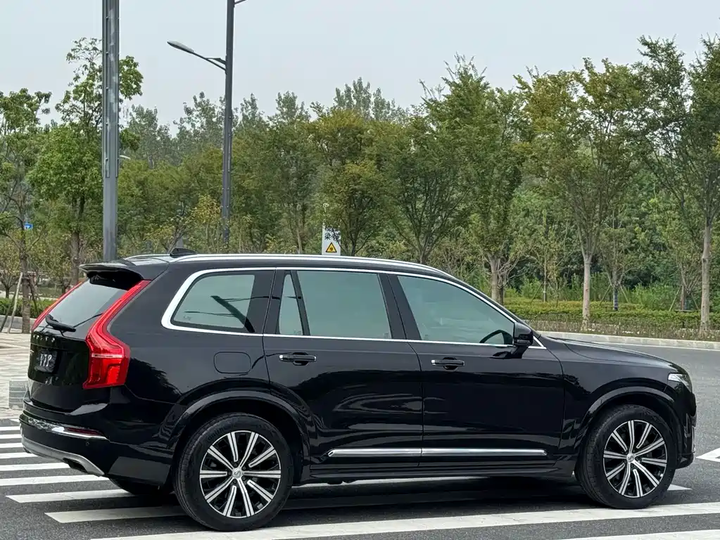 Volvo XC90 2021 — фото 9