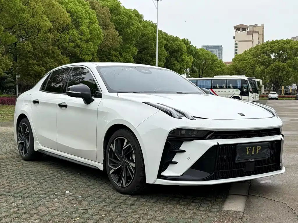 Lynk & Co 03 2023
