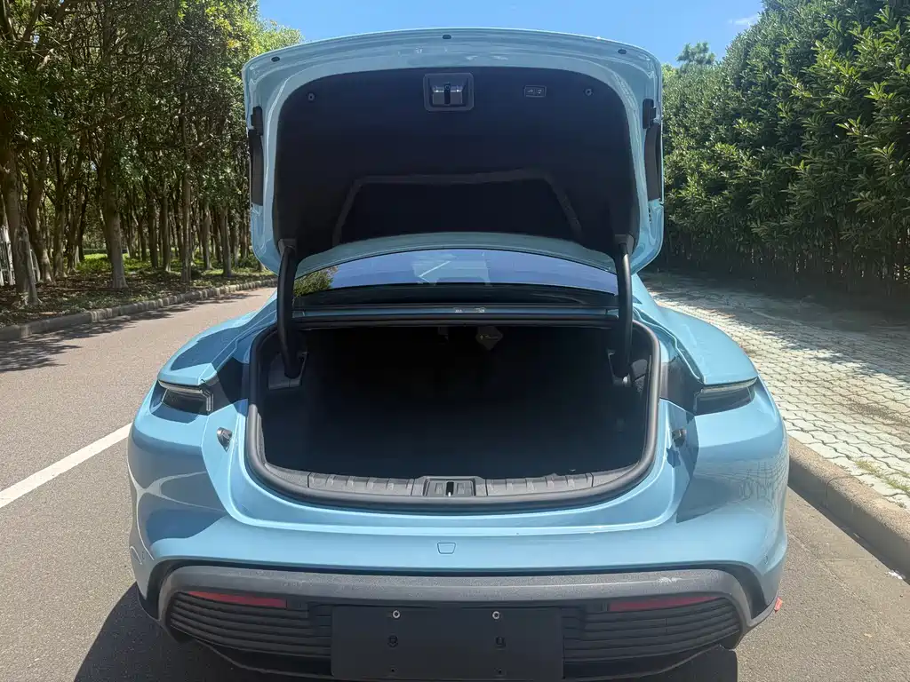 Porsche Taycan 2020 — фото 14