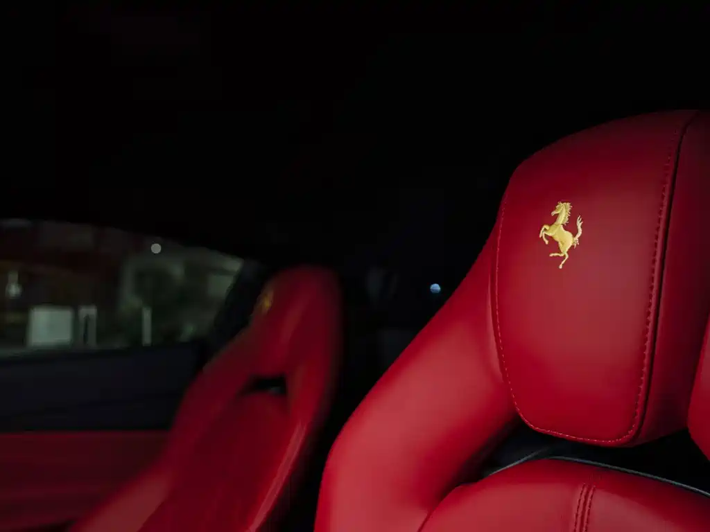 Ferrari F8 2021 — фото 8