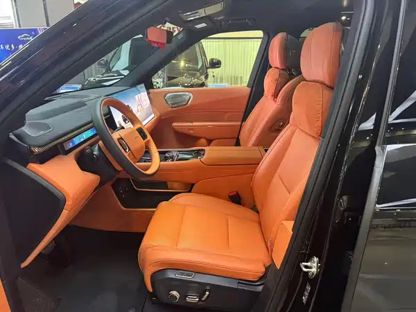 Lynk & Co 900 2026